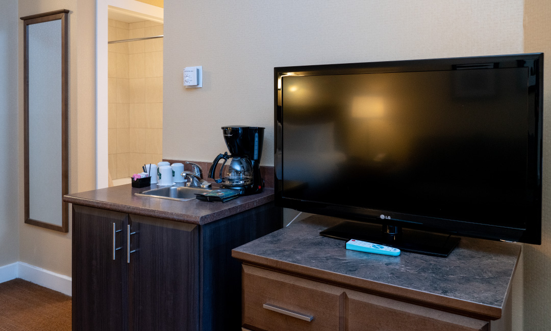 Superior 2 Bedroom Suite - TV & Coffee